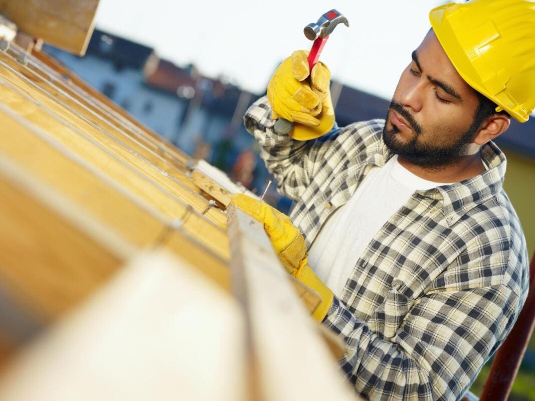 Roof edge repair work